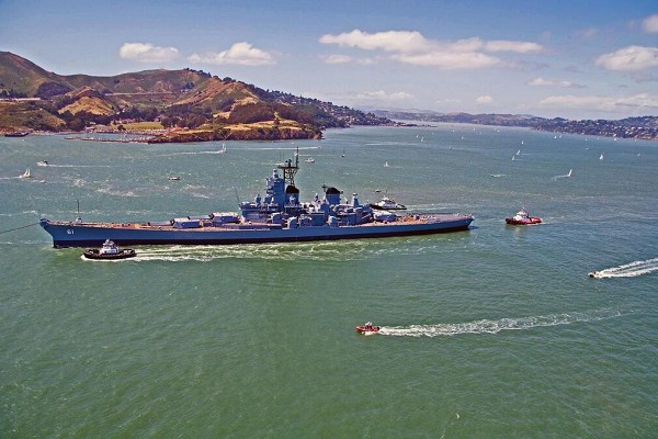 超艇算什么？60萬租下270米美國超級戰(zhàn)列艦